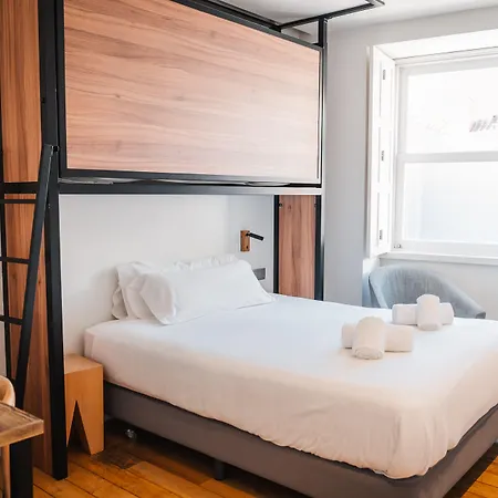 The House Ribeira Hostel *