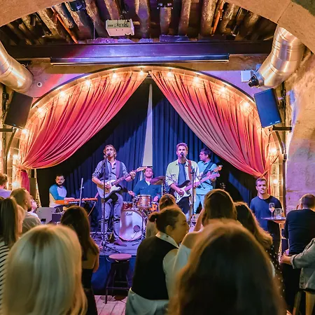 The House Ribeira Hostel Porto