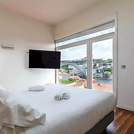 The House Ribeira 旅馆 *