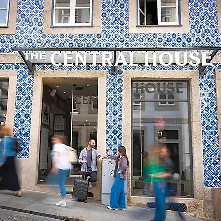 The House Ribeira 旅馆 *