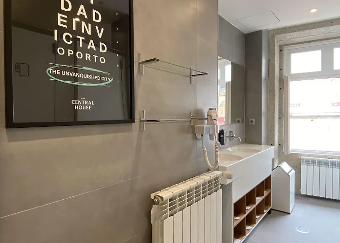 Vandrarhem The House Ribeira *