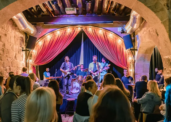 The House Ribeira Albergue Porto